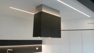 Ernestomeda cucina isola - particolare della cappa e del soffitto